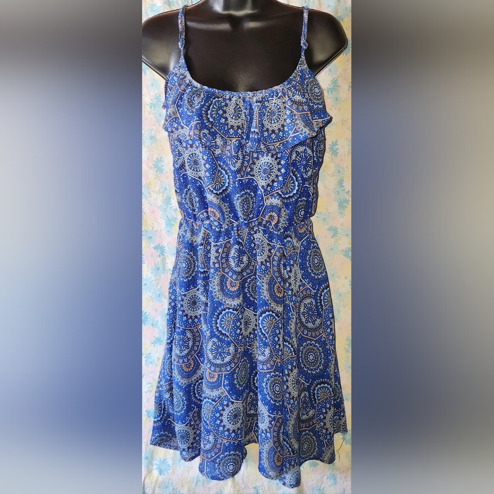 SHE'S COOL Sz Medium Cute Strappy Ruffled Boho Print Midi Dress